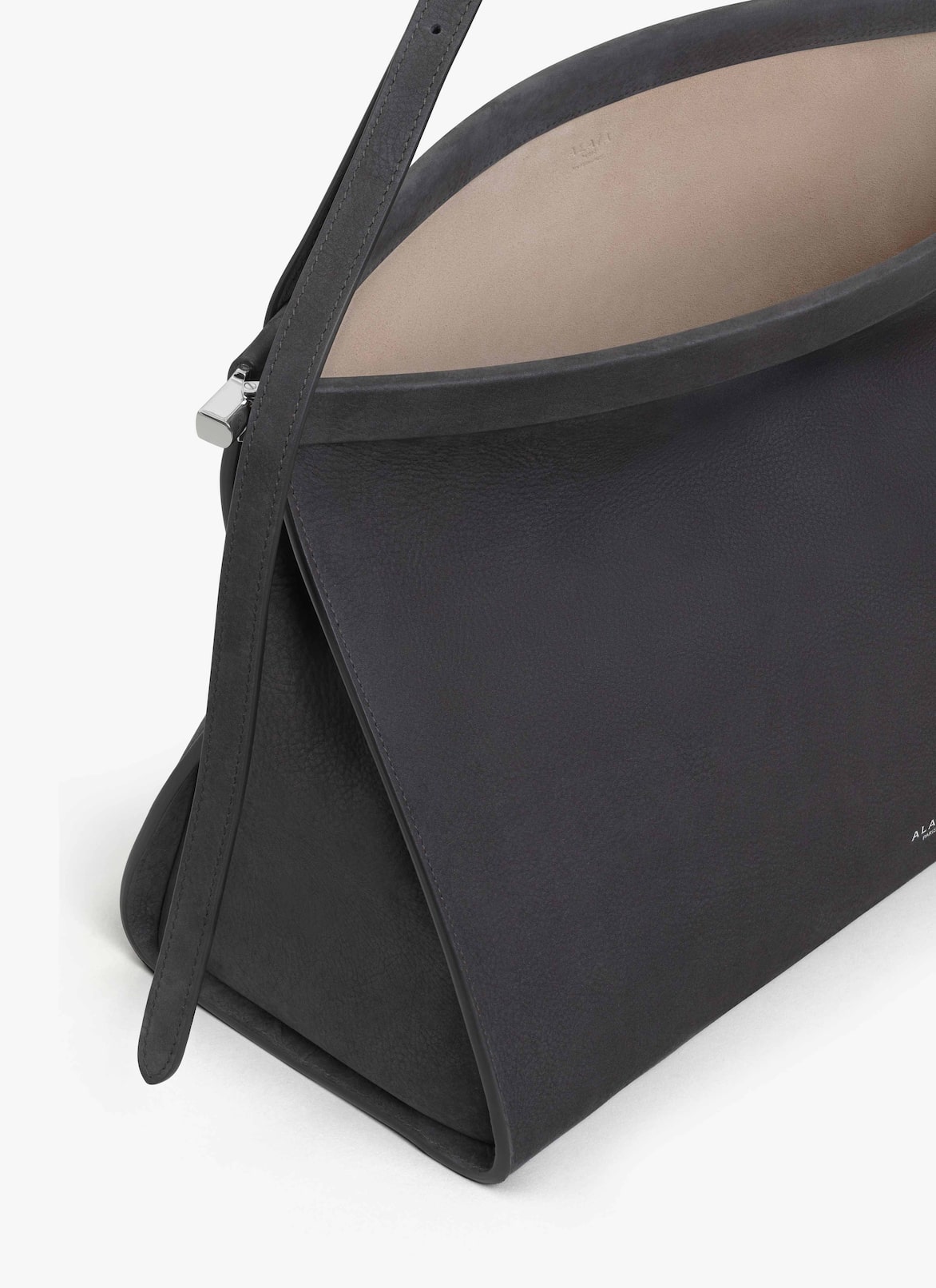 LE CLICK EAST WEST LARGE BAG IN NUBUCK ALAÏA ANTHRACITE LE CLICK EAST WEST LARGE BAG IN NUBUCK